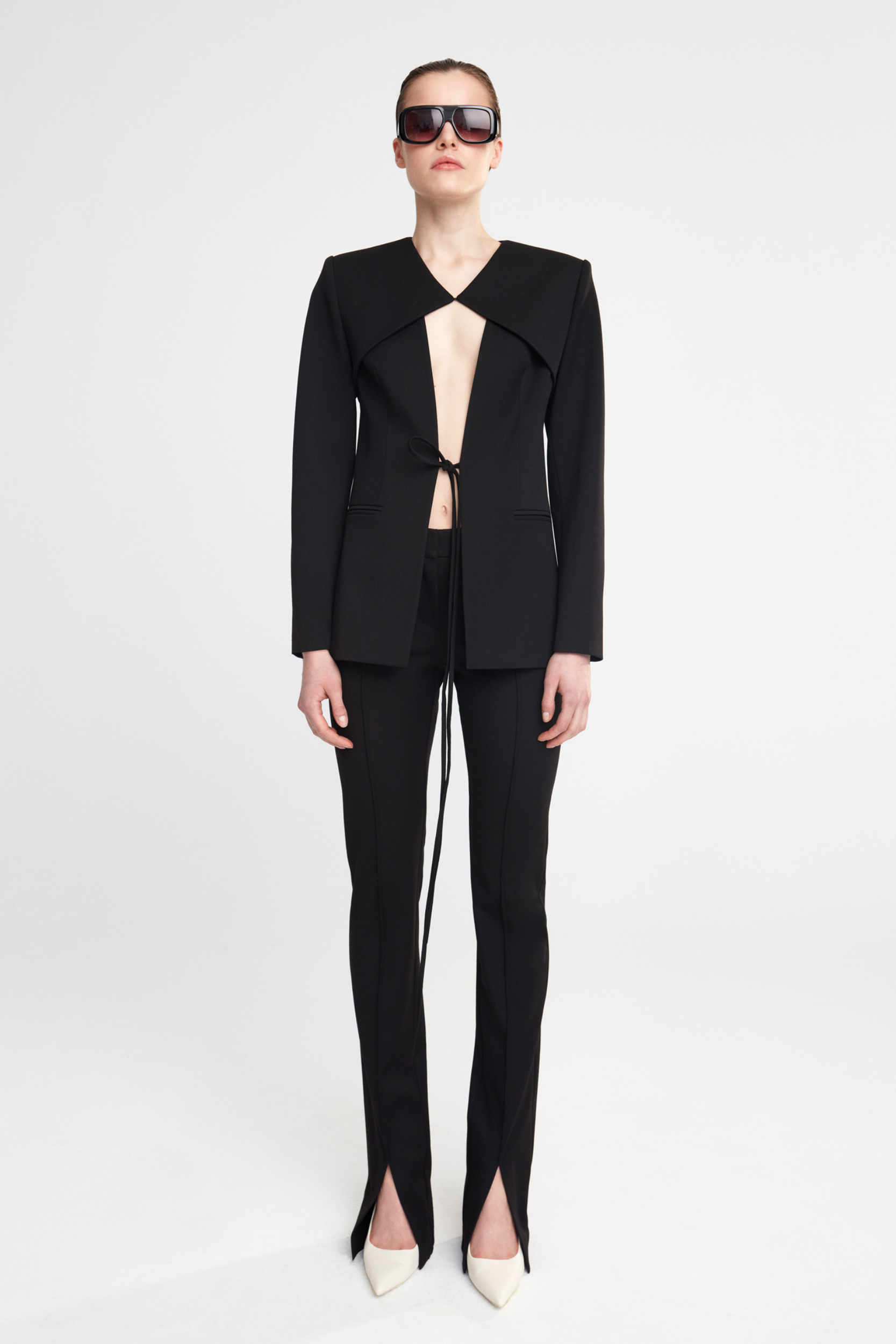 LINDA -BLAZER WITH CUTOUT DETAILS IN FRONT