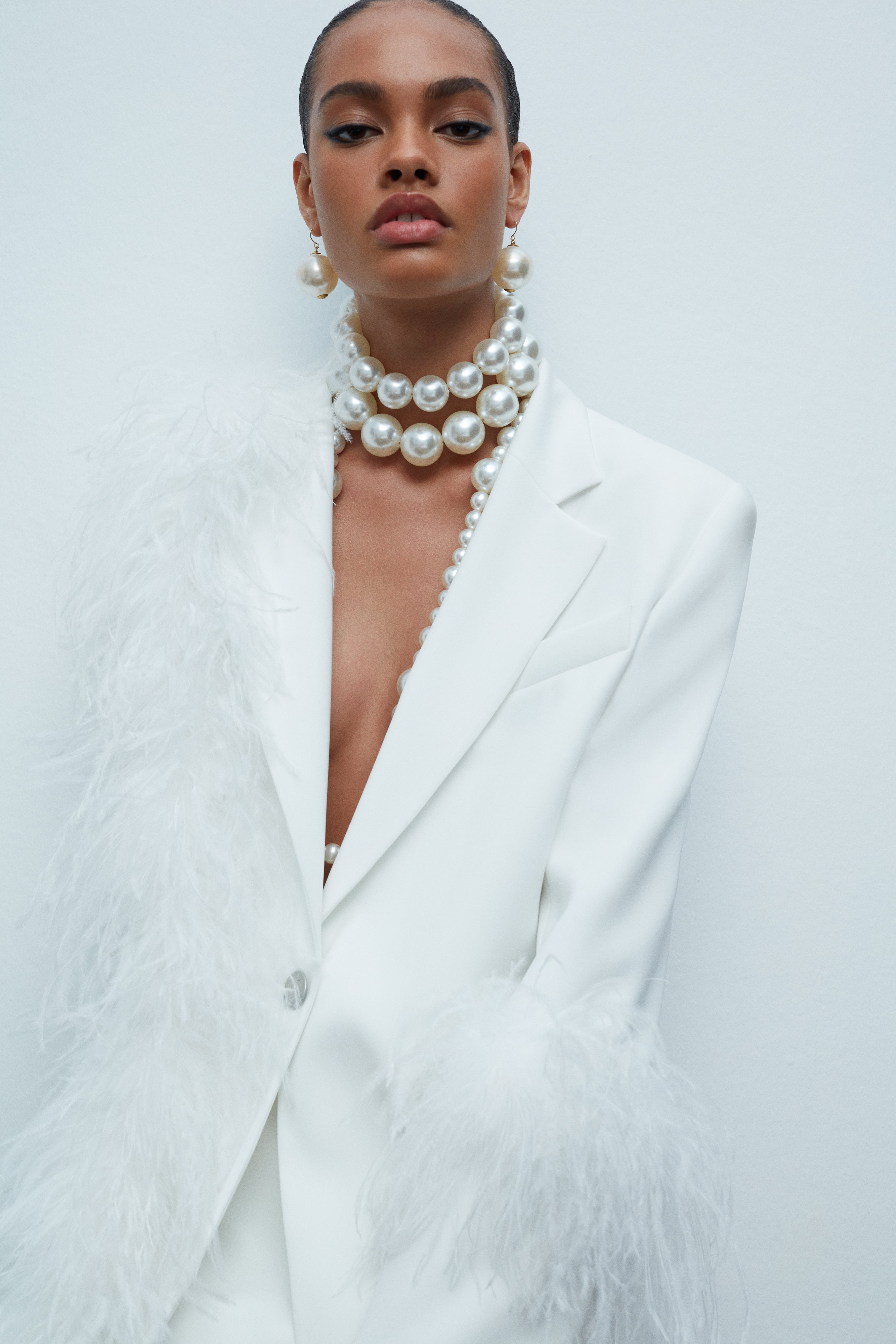 Lily - Oversized Blazer With Feathers