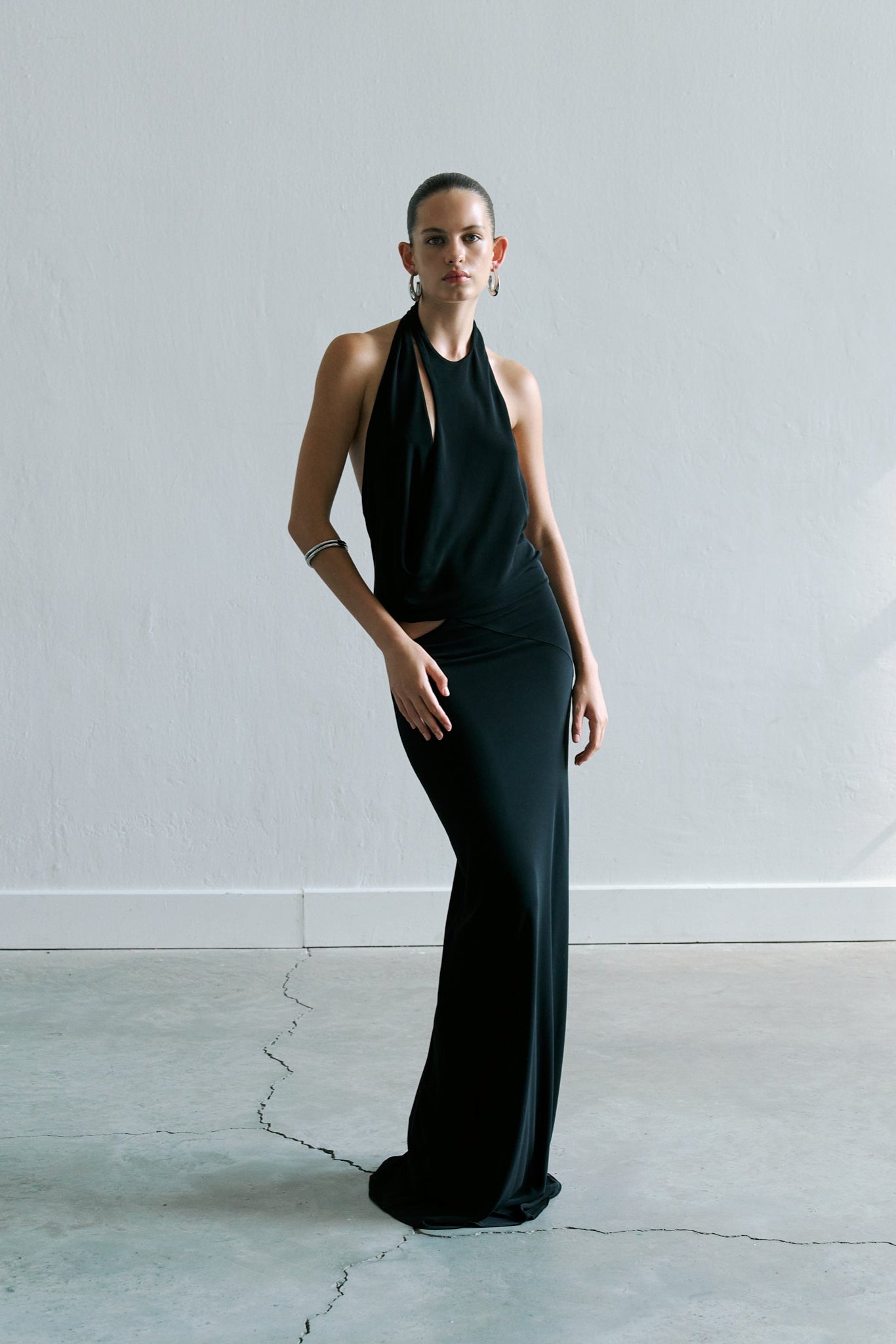 Anya - Crowl Neck Cut Out Detailed Maxi Jersey Dress