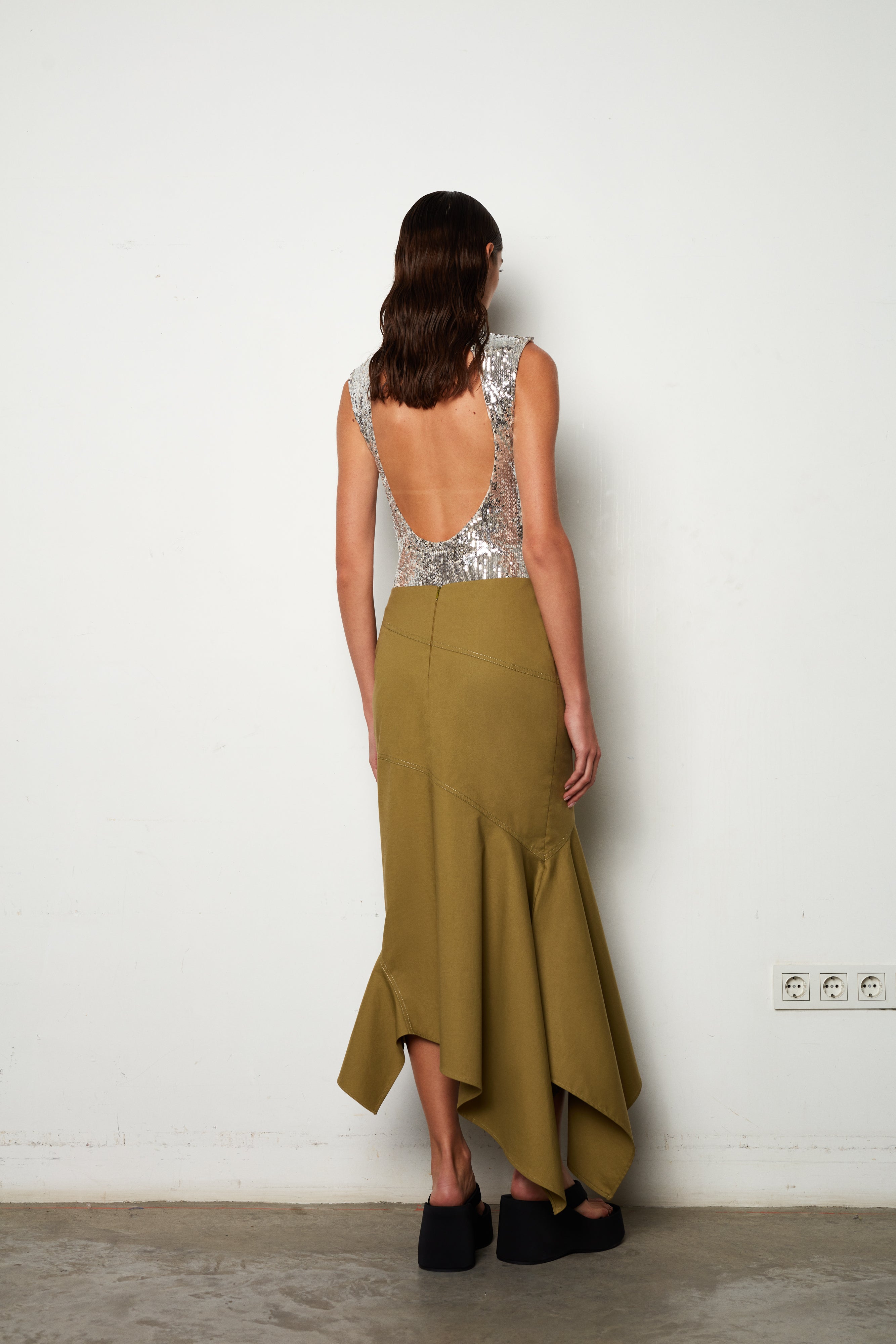 Lin - Midi Skirt With Asymmetrical Hem