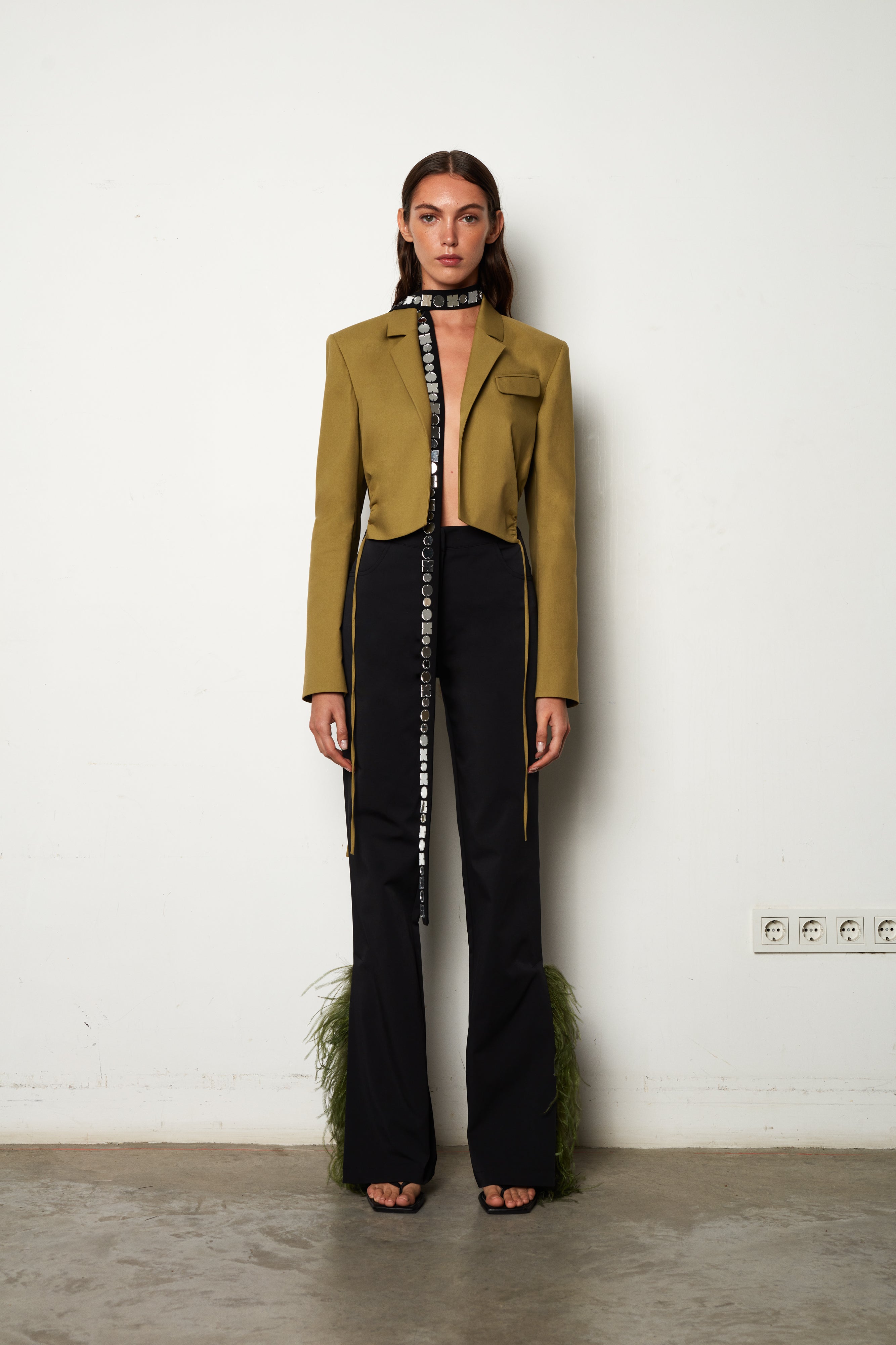 Ruth - Cropped Blazer With Side Details