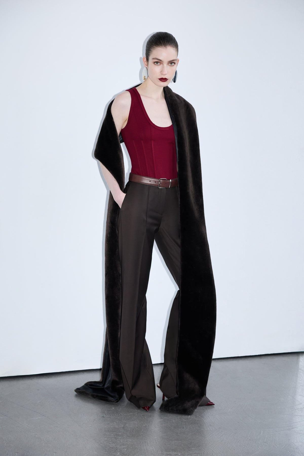 Syvie-Regular Fit Wool Trousers in Brown
