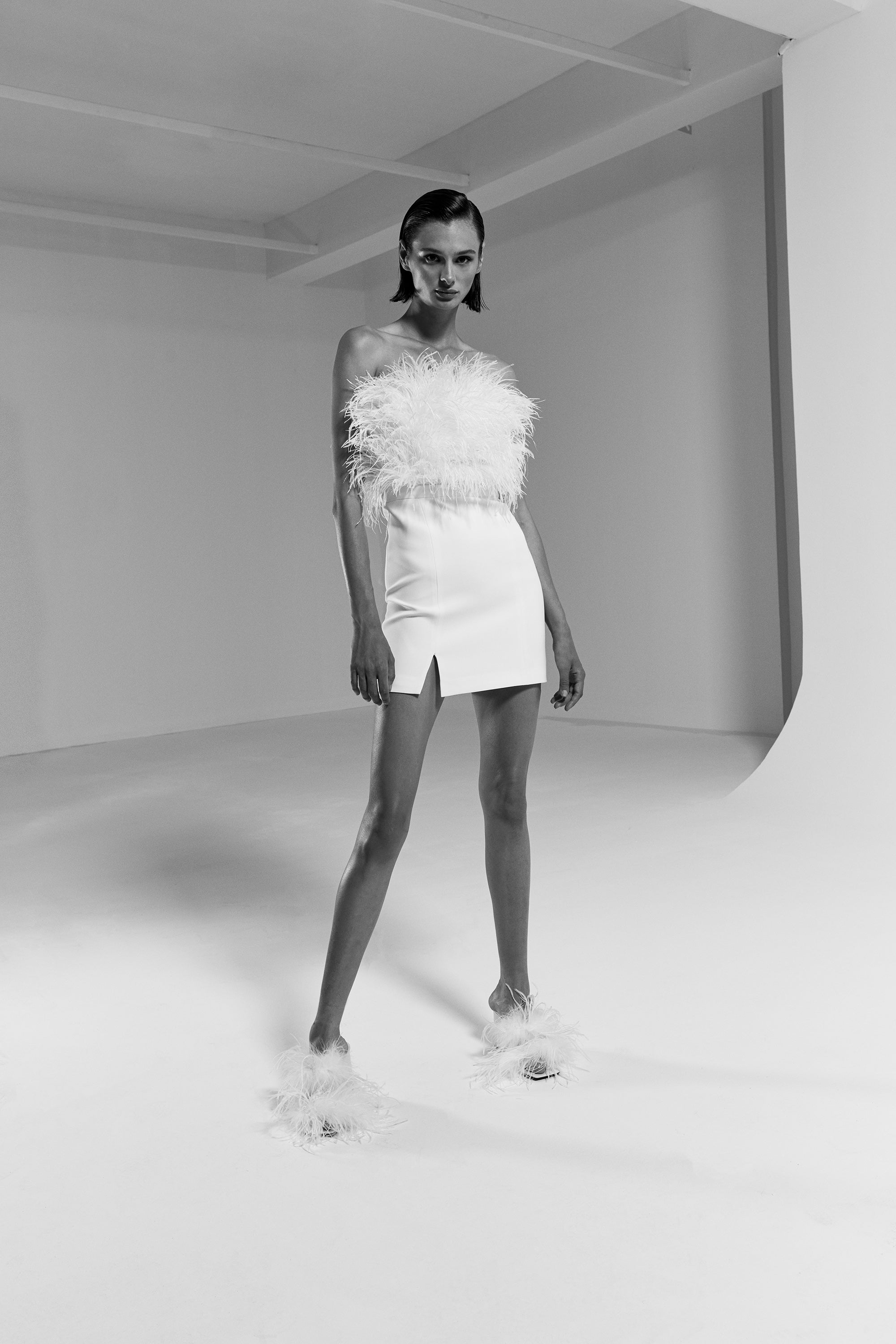 UNISON-MINI SLIT DRESS WITH OSTRICH FEATHERS